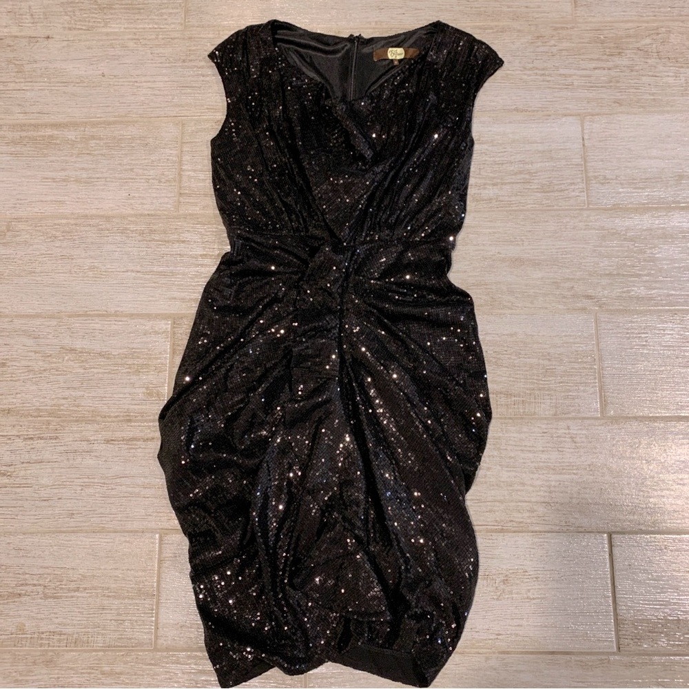 Eva Franco ANTHROPOLOGIE Black Sleeveless Sequins Dress Size 6 Holiday cocktail